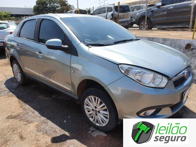 LOTE 010 FIAT/GRAND SIENA ESSENCE 1.6 16V E.TORQ 2015