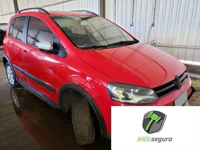 LOTE 005 VOLKSWAGEN CROSSFOX 2013