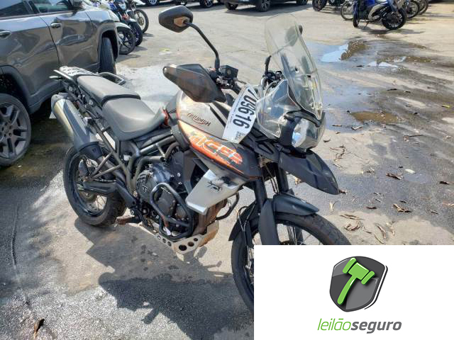 LOTE   004 TRIUMPH TIGER 800 XCX 2020